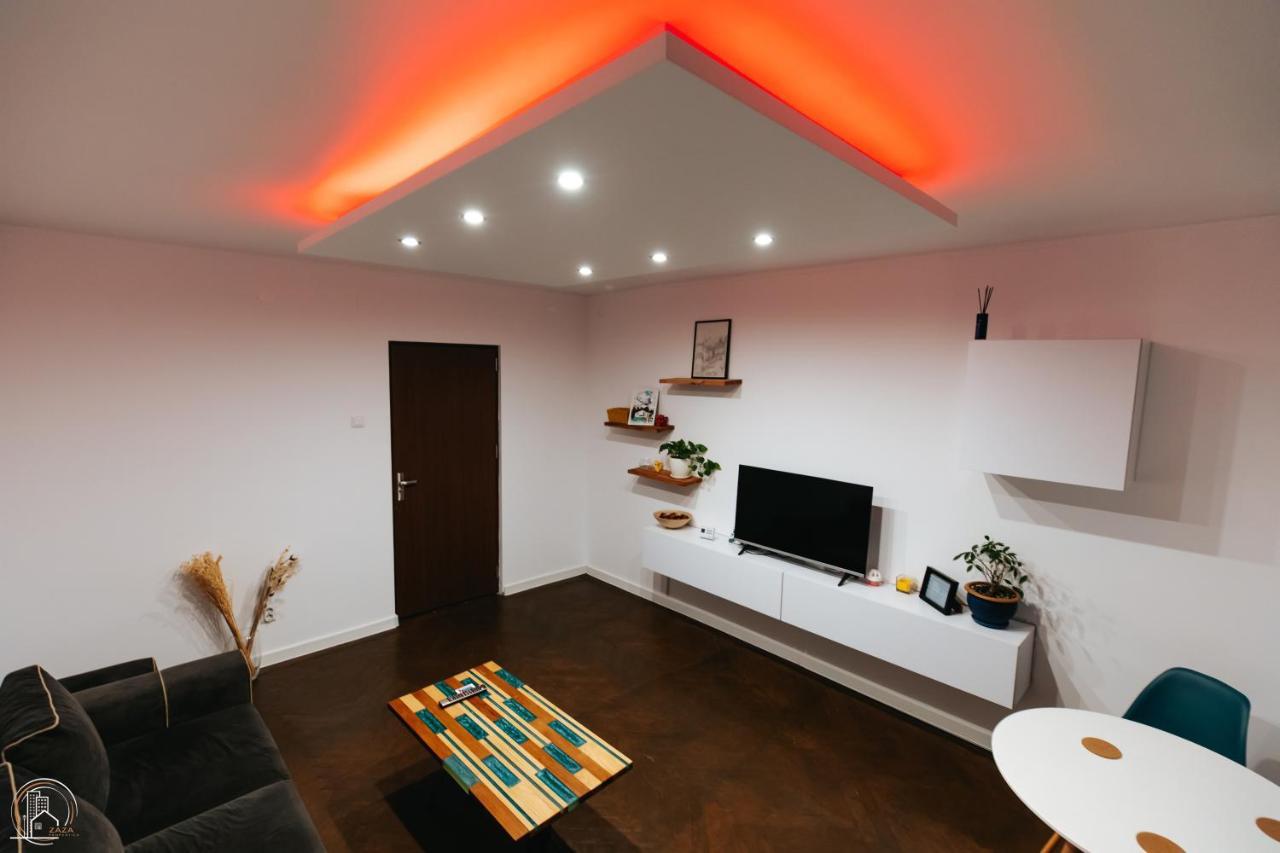 Zaza Apartament - Central Area, With Balcony Târgu Jiu Exterior foto