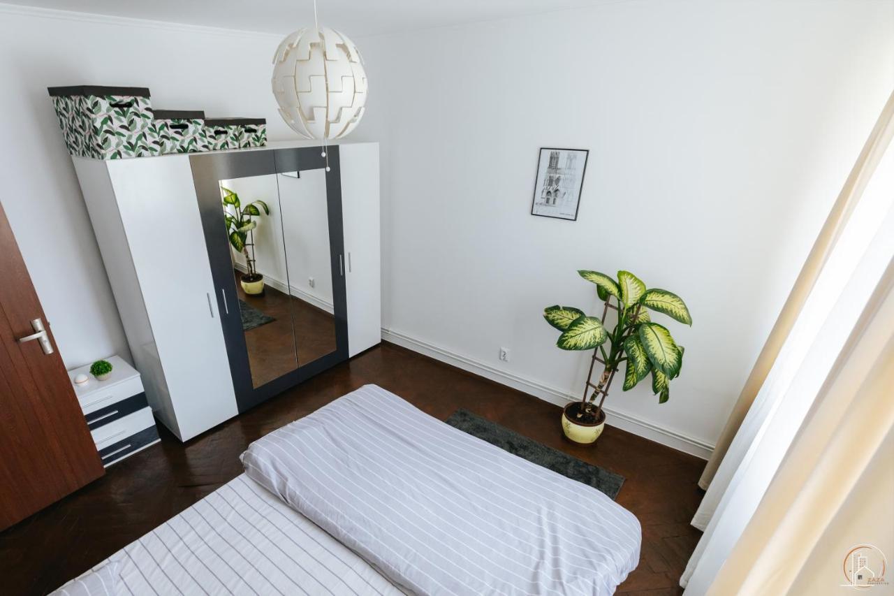 Zaza Apartament - Central Area, With Balcony Târgu Jiu Exterior foto
