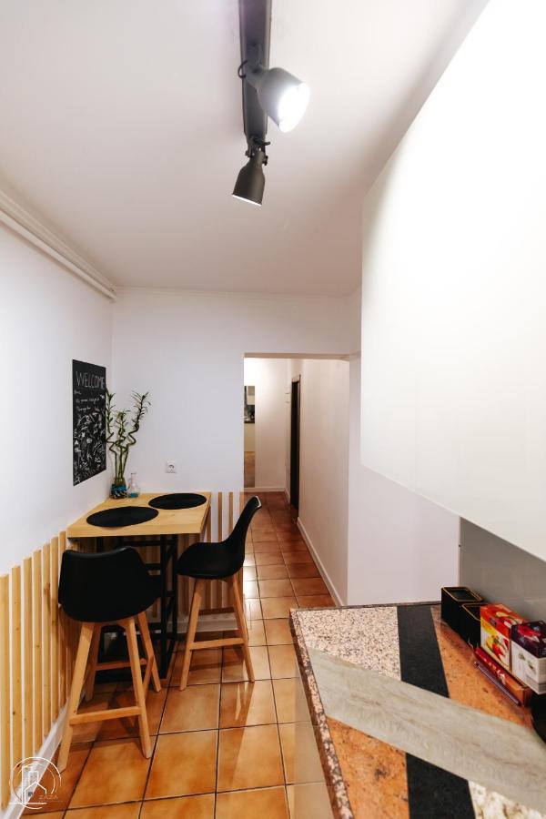 Zaza Apartament - Central Area, With Balcony Târgu Jiu Exterior foto